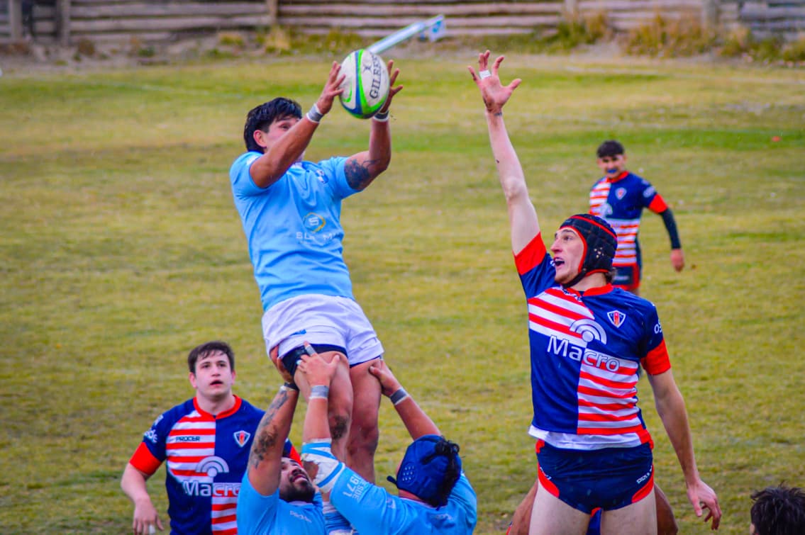 Se jugó el clásico en el Oficial de Rugby