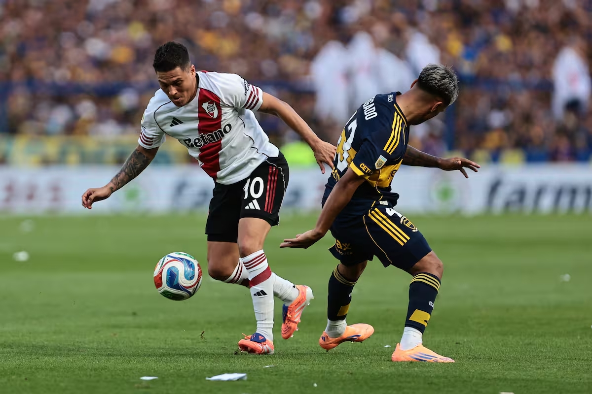 ¿Cómo llegan River y Boca al SuperClásico?