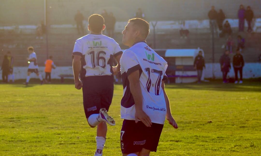 Jorge Newbery pegó primero, pero Oscar Marchant advierte: «La serie no está para nada definida»