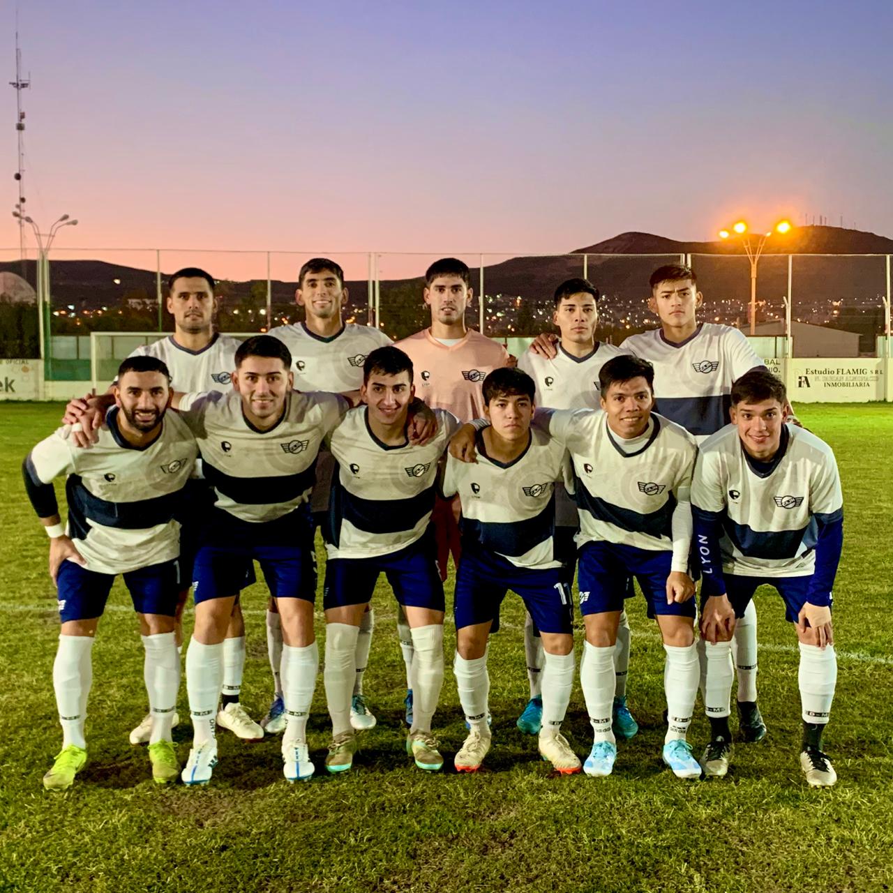 Newbery goleó a Deportivo Portugués y es escolta