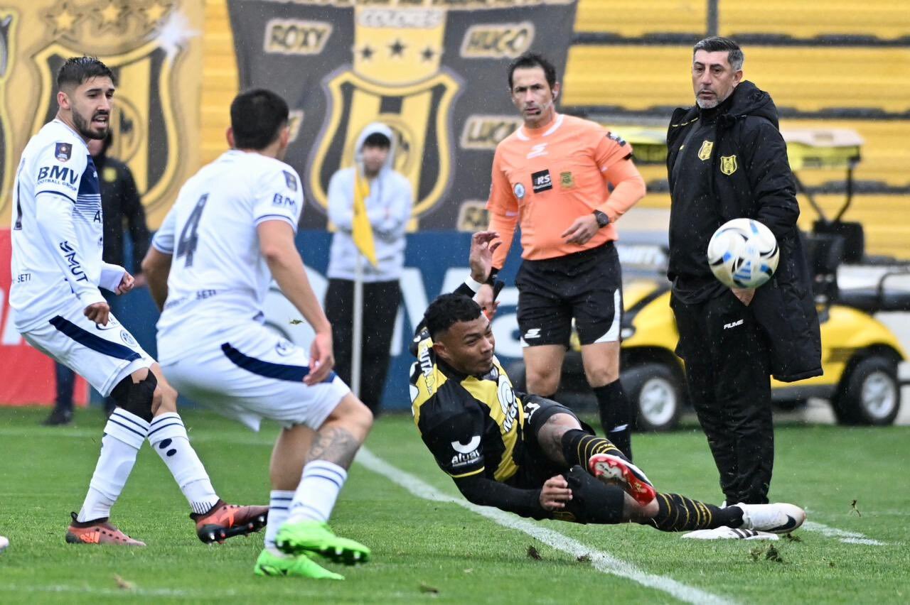 Empate con gusto a poco: Madryn igualó sin goles frente a Acassuso