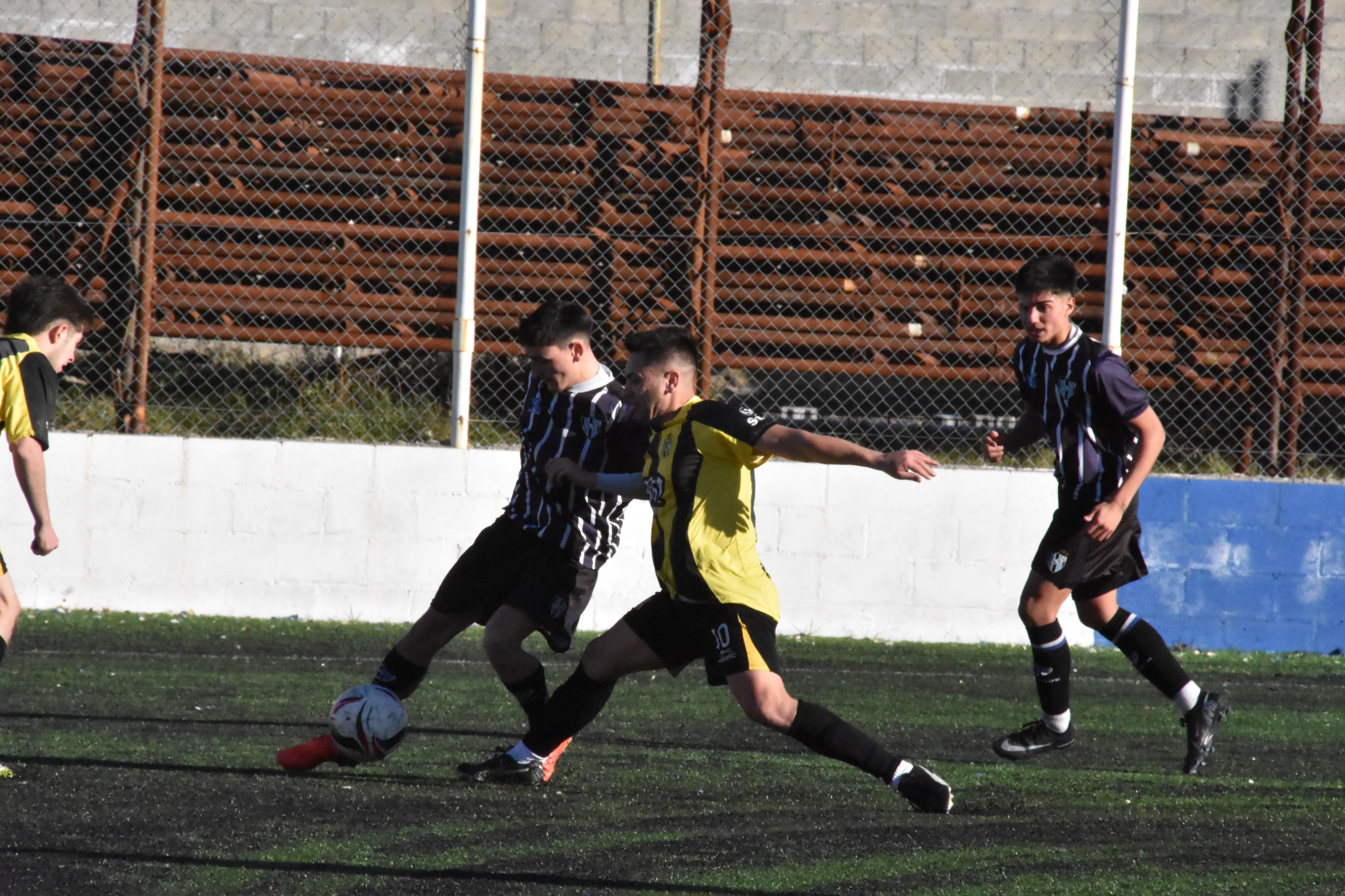 Triunfos de Rada Tilly y CAI abrieron la fecha 18 del Apertura